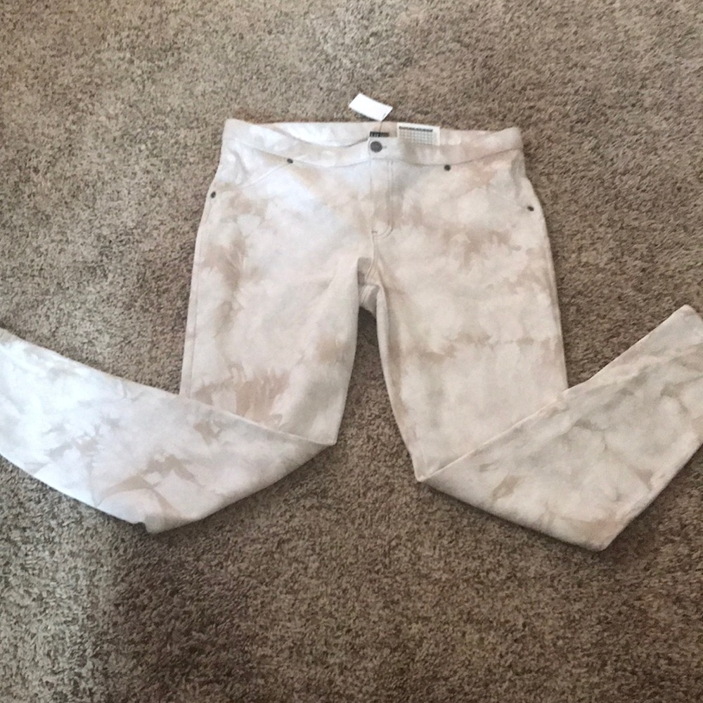 Hue  stretch jean leggings new w tags